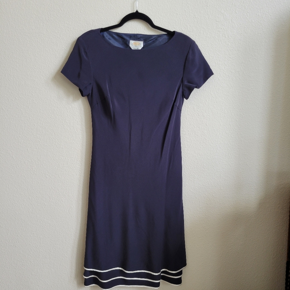 Talbots Pure Silk Short Sleeve Navy Dresa W Layered Hem and White Piping Size 6